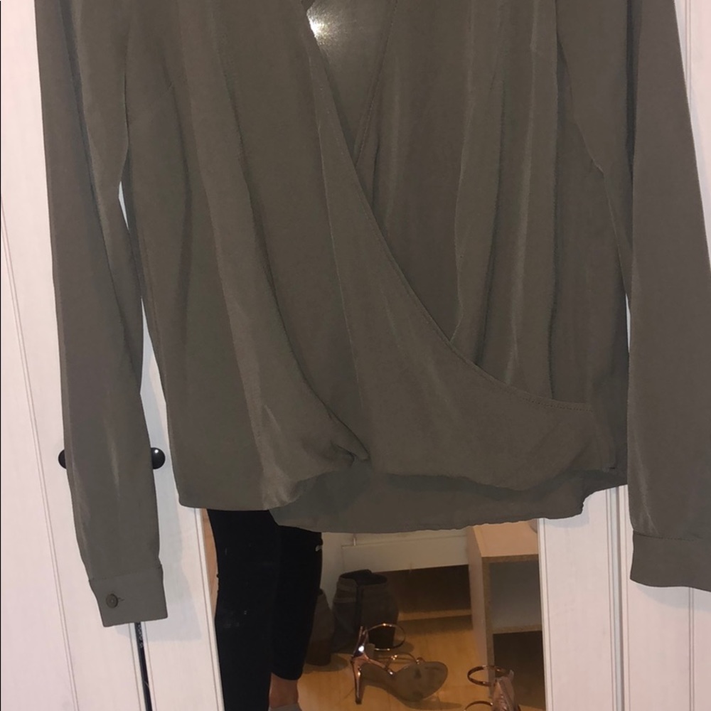 Deep v neck blouse - Picture 3 of 5